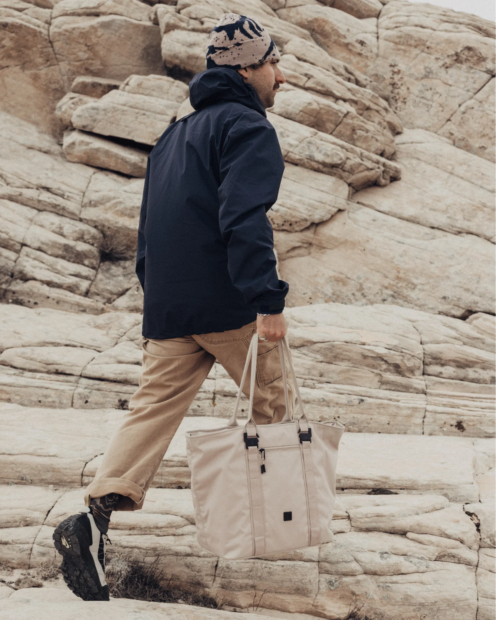 Essential 1st Generation Tote 25L Fogbow Beige - Image 2