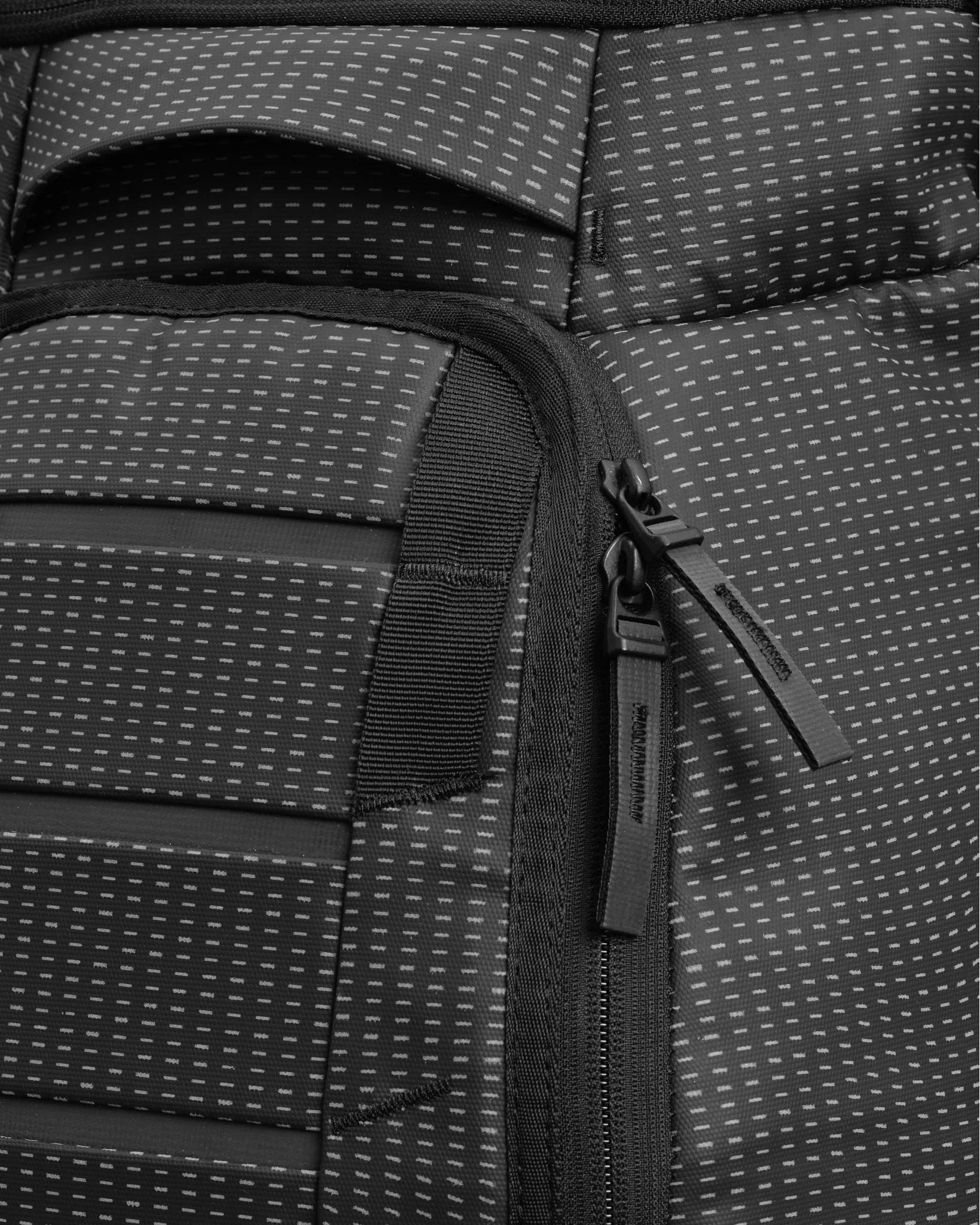 Hugger Backpack 20L Reflective Black - Image 10