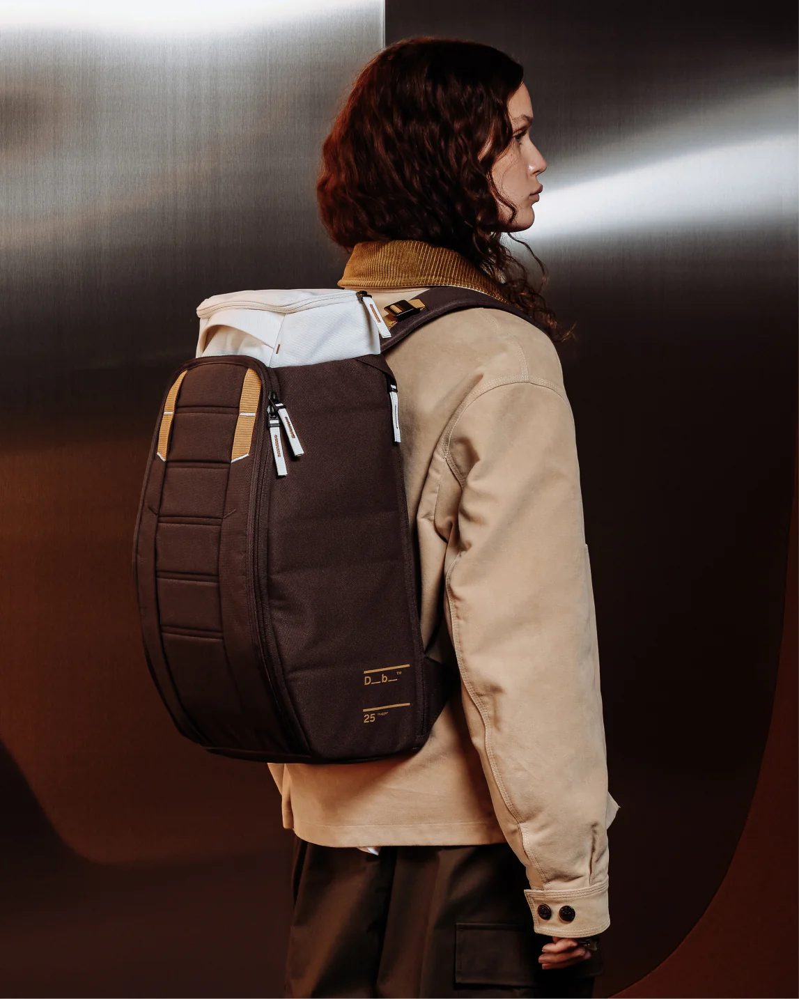 Hugger Backpack 25L Cappuccino - Image 2