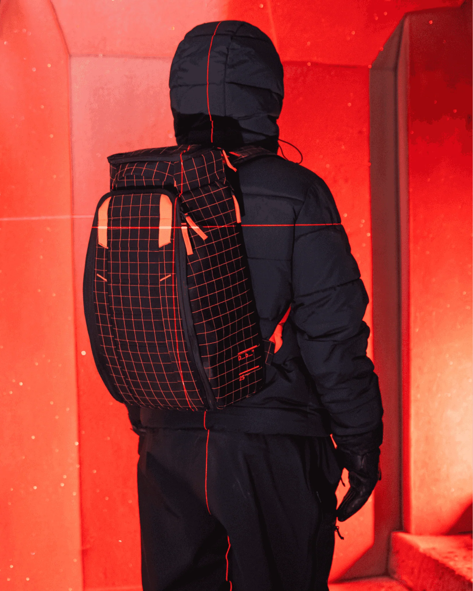 Hugger Backpack 25L Coral Flash - Image 2