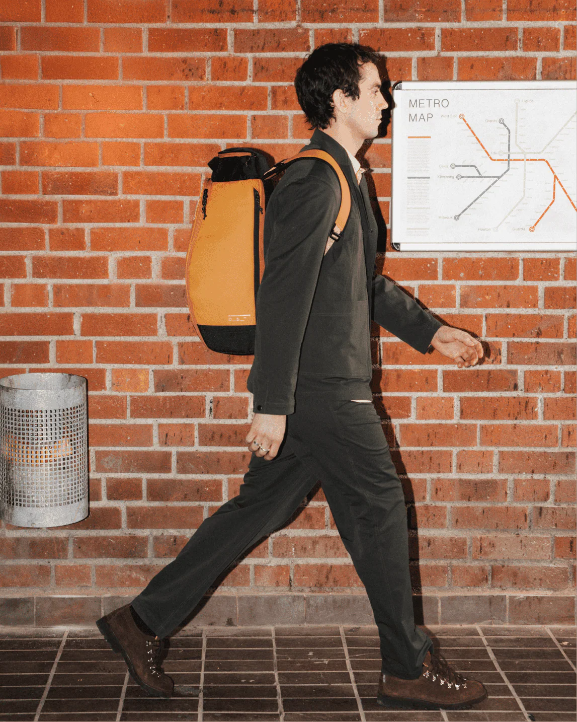 Hugger Backpack 30L Acorn Brown - Image 6