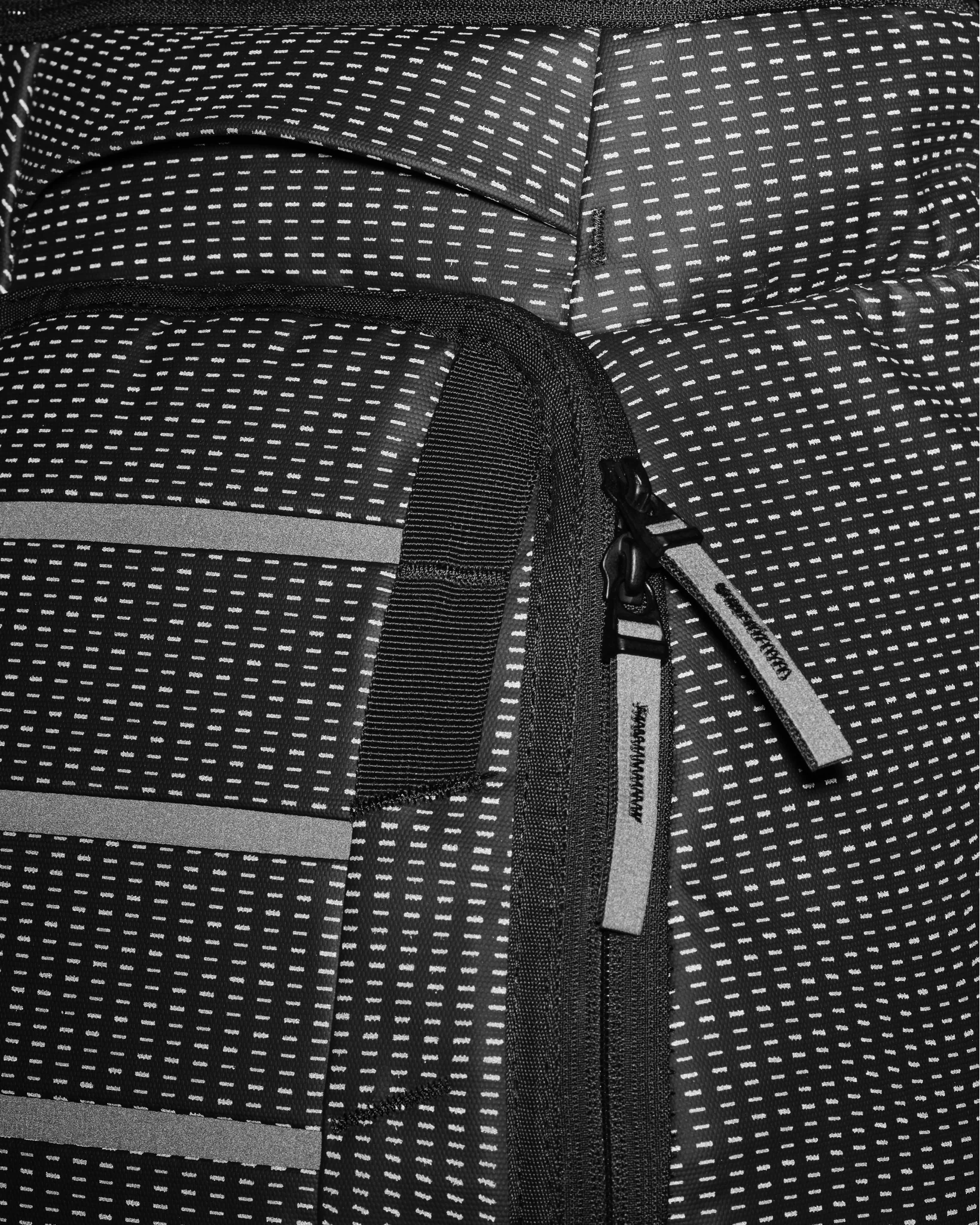 Hugger Backpack 30L Reflective Black - Image 11