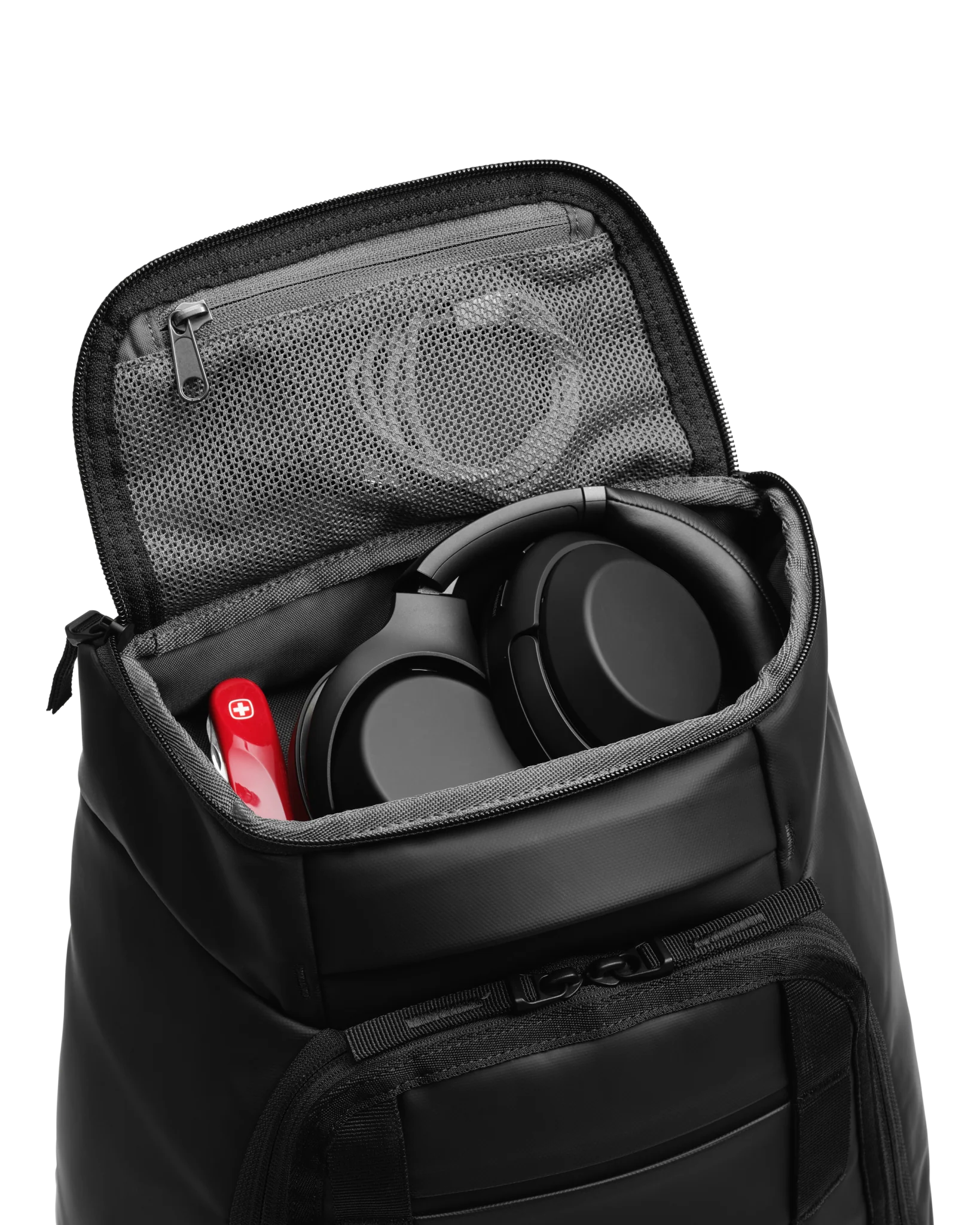 Hugger Backpack 30L Reflective Black - Image 7