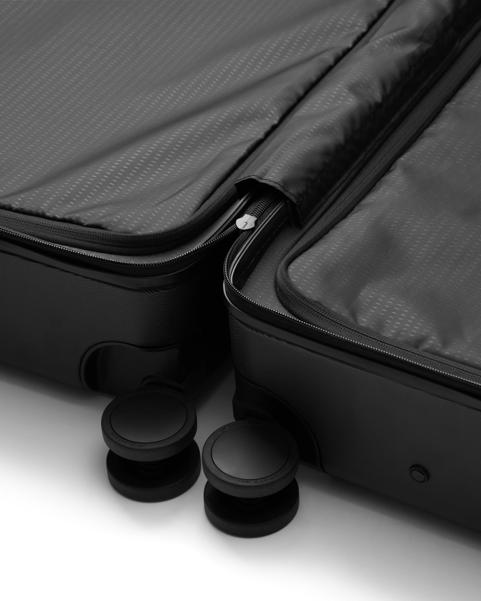 Ramverk Check-in Luggage Medium Black Out - Image 10