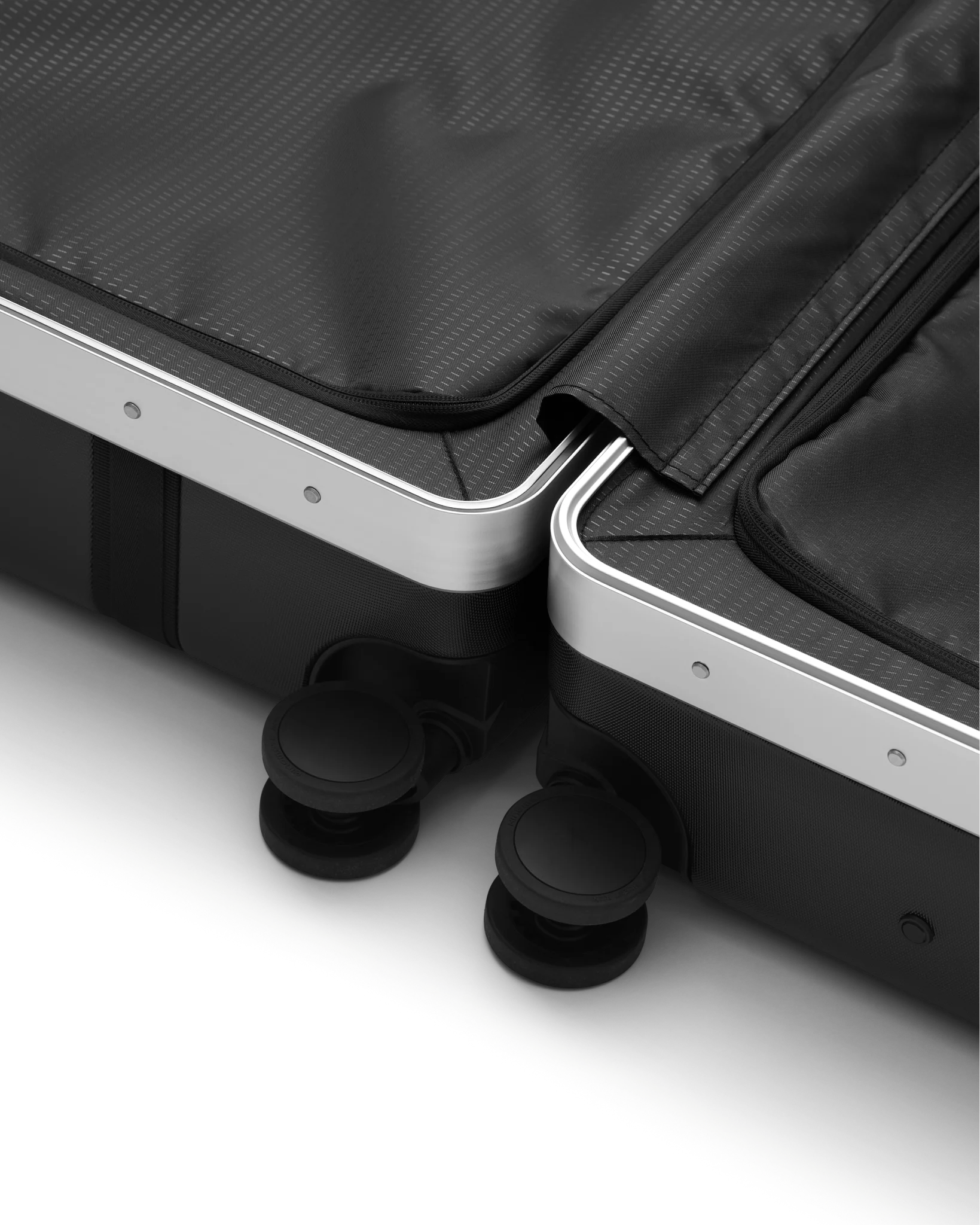 Ramverk Pro Carry-on Silver - Image 12