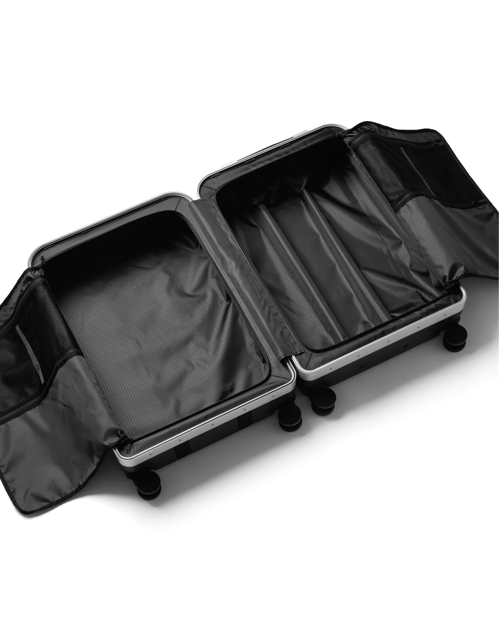Ramverk Pro Check-in Luggage Large Silver - Image 9