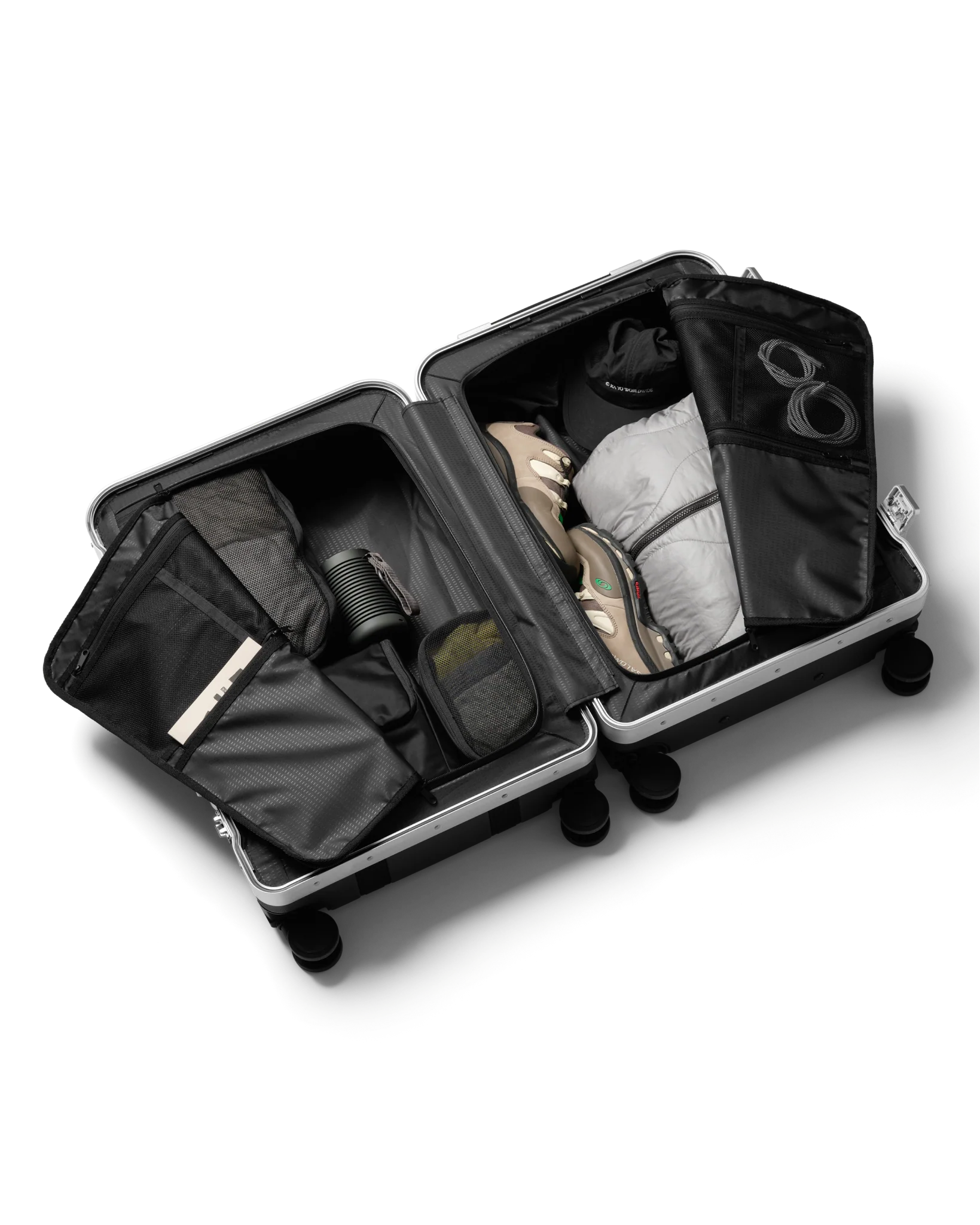 Ramverk Pro Check-in Luggage Medium Black Out - Image 10
