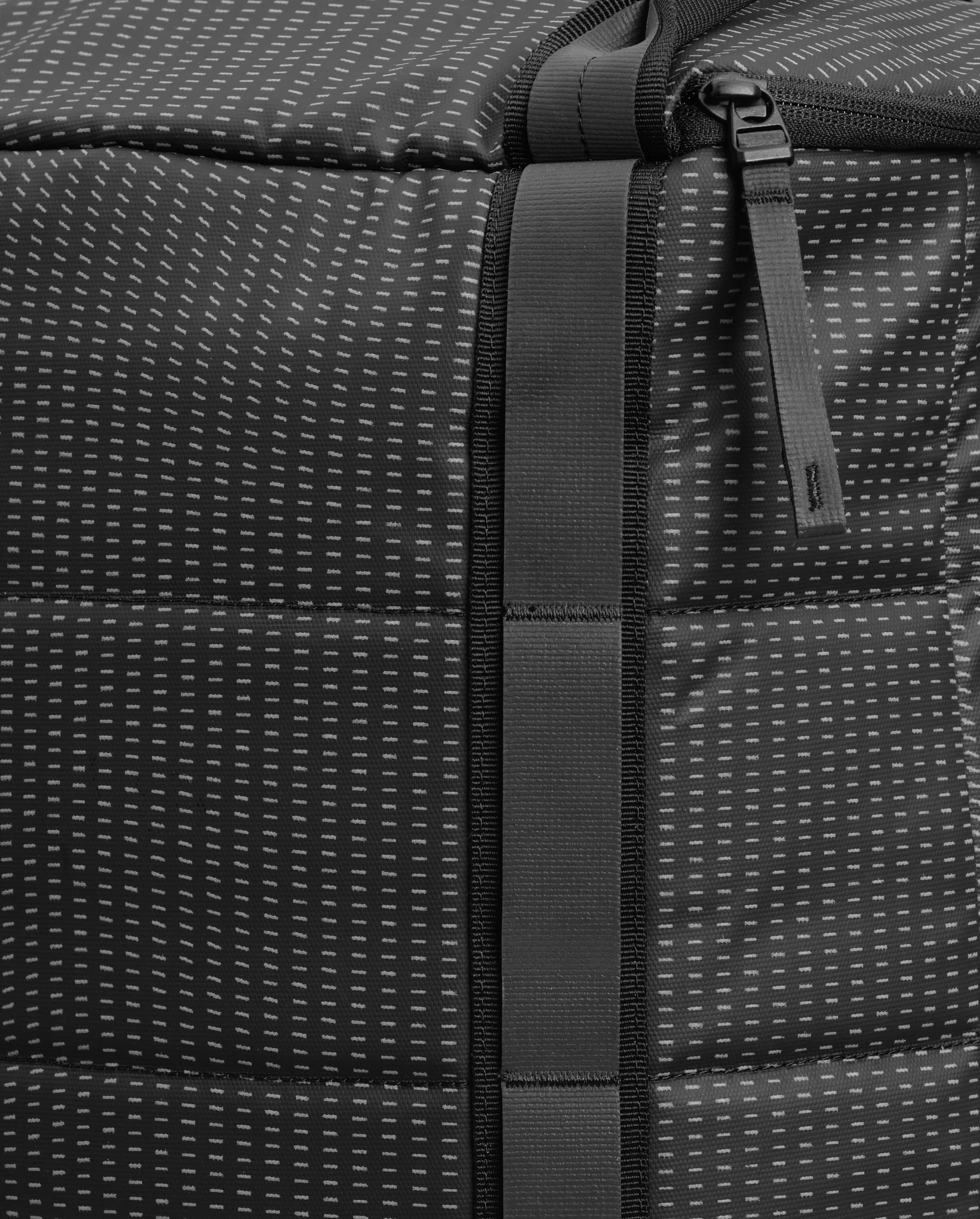 Roamer Duffel Backpack 25L Reflective Black - Image 10