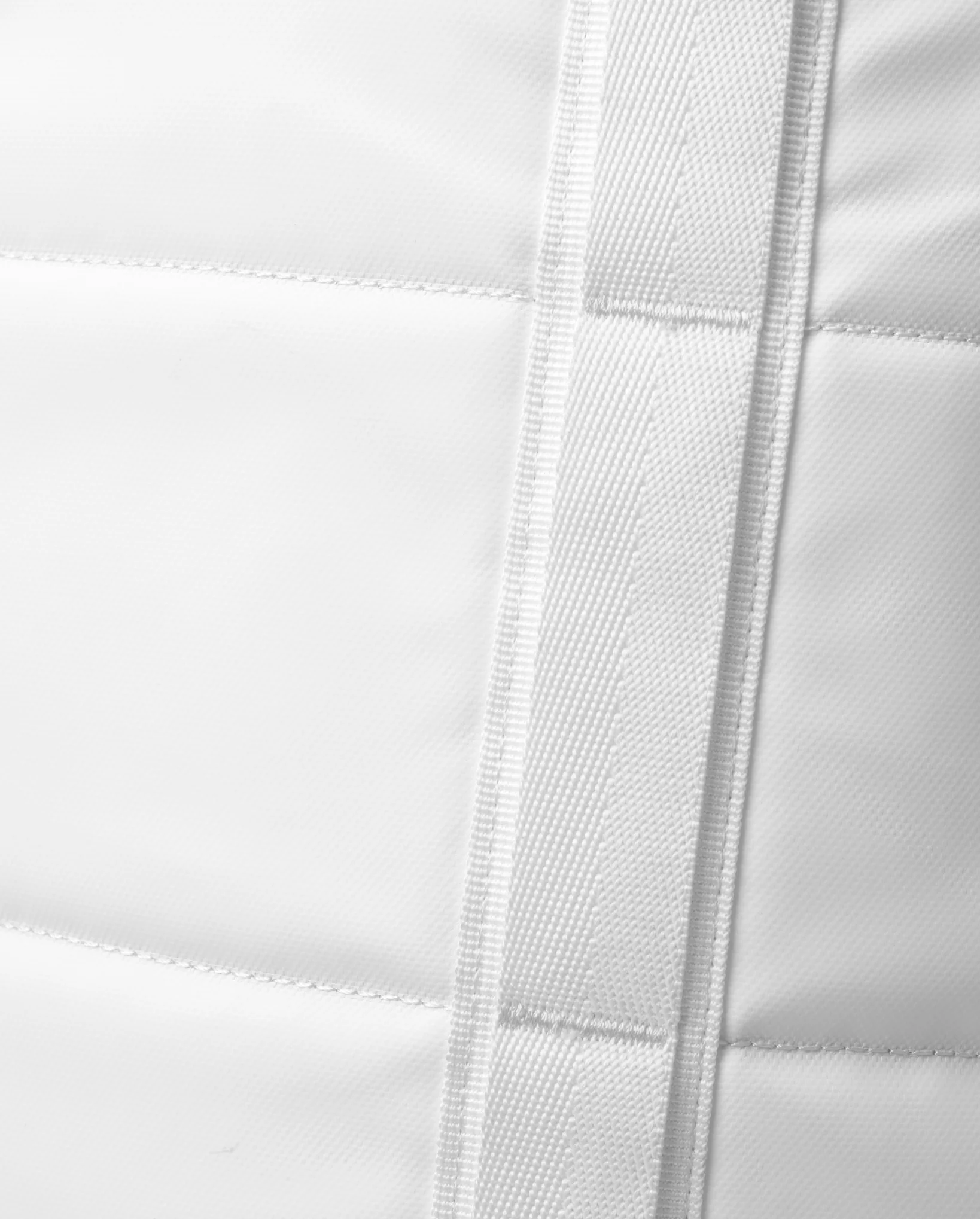 Roamer Duffel Backpack 25L White Out - Image 10